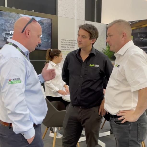 The Smiley Monroe world tour goes on!